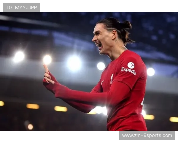 利物浦压到禁区弧顶，萨拉赫一脚爆射引爆球场