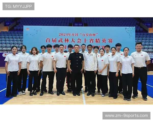 国际拳击裁判在执法中采用即时回放与医学咨询并重制度，拳击国家级裁判